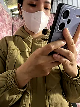 Snapshot of Sisilaydy_01 chatting on 12/17/25, 04:17 Sisilaydy 01 online show from 12/17/25, 04:17