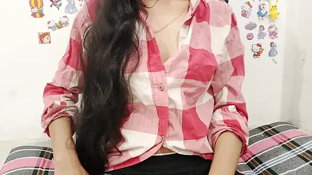 Snapshot of tamannatinni chatting on 05/06/26, 02:32 tamannatinni online show from 05/06/26, 02:32