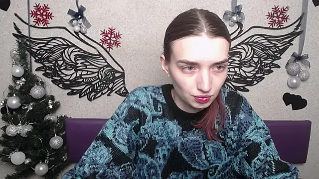 LisaDarcy online show from 12/17/25, 06:07