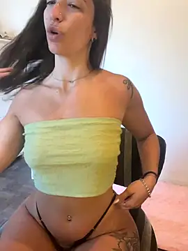 Yara-Lolii online show from 12/19/25, 09:44