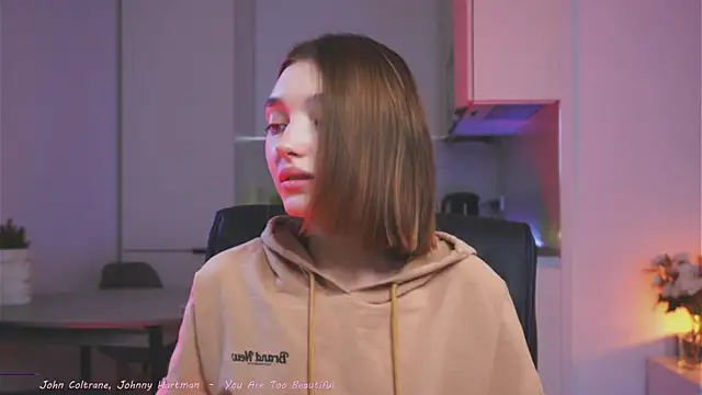 Leyla crsh online show from 04/11/26, 07:45