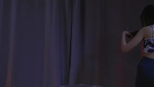 Leyla crsh online show from 03/10/26, 05:44