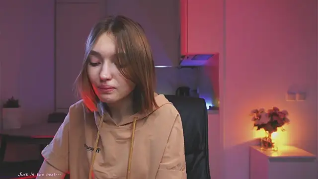 Leyla crsh online show from 04/11/26, 05:15