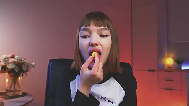 Leyla crsh online show from 04/22/26, 05:14