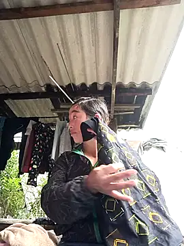 Snapshot of seacyre chatting on 12/18/25, 07:02 seacyre online show from 12/18/25, 07:02