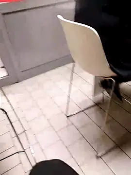 Snapshot of lojza133 chatting on 12/19/25, 06:16 lojza133 online show from 12/19/25, 06:16