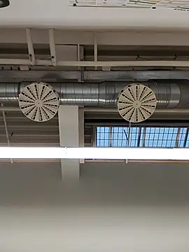 Snapshot of lojza133 chatting on 12/17/25, 08:52 lojza133 online show from 12/17/25, 08:52