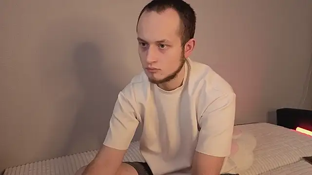 Pearl couple online show from 03/05/26, 09:06