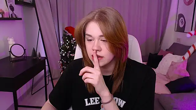 Snapshot of Alison_Doody chatting on 12/23/25, 07:40 Alison Doody online show from 12/23/25, 07:40