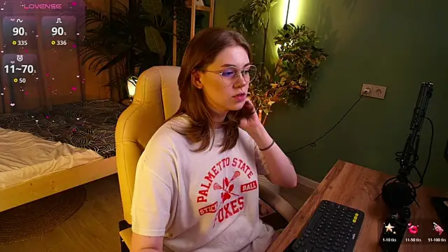 Snapshot of Alison_Doody chatting on 02/09/26, 07:50 Alison Doody online show from 02/09/26, 07:50