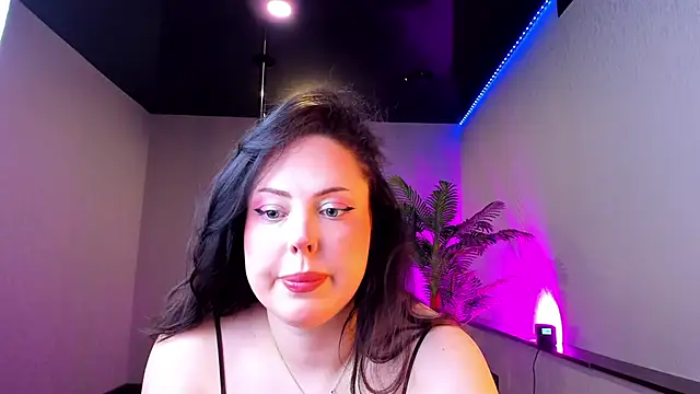 Snapshot of AlbaLimory chatting on 04/23/26, 01:13 AlbaLimory online show from 04/23/26, 01:13