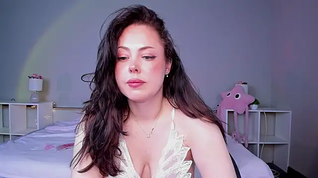 Snapshot of AlbaLimory chatting on 04/25/26, 01:14 AlbaLimory online show from 04/25/26, 01:14