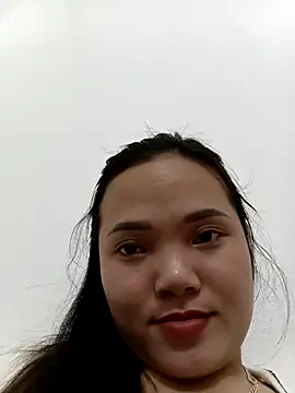 Snapshot of nhoanhlam chatting on 12/18/25, 11:47 nhoanhlam online show from 12/18/25, 11:47