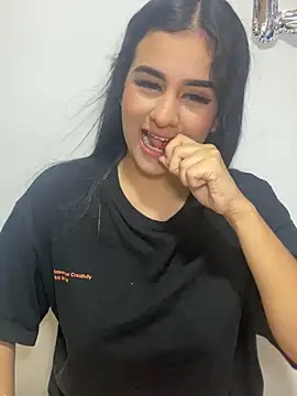 GabyFosterr14 online show from 12/18/25, 09:40