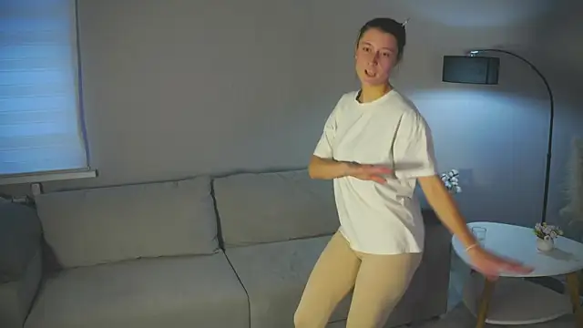 Snapshot of MarloAltig chatting on 12/16/25, 03:22 MarloAltig online show from 12/16/25, 03:22