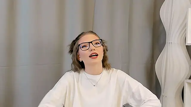 JeaneneWoltz online show from 12/19/25, 09:00