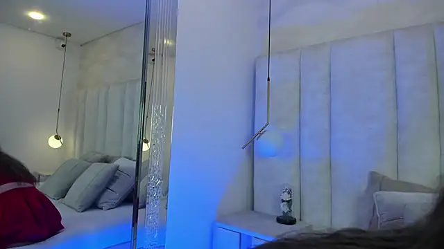 Snapshot of Im_AuraGold chatting on 12/18/25, 12:42 Im AuraGold online show from 12/18/25, 12:42