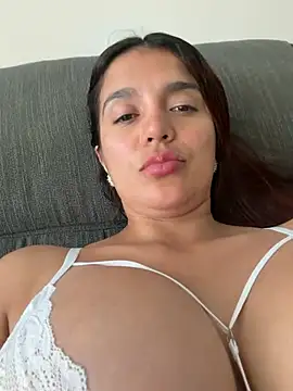 lara beker online show from 05/25/26, 06:39
