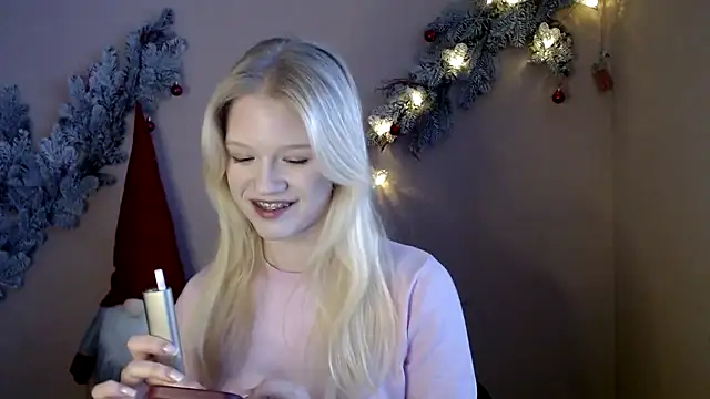 Aria  Moon online show from 12/16/25, 01:37