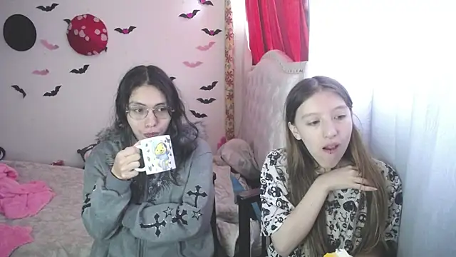 Briar y Blair online show from 03/25/26, 03:22