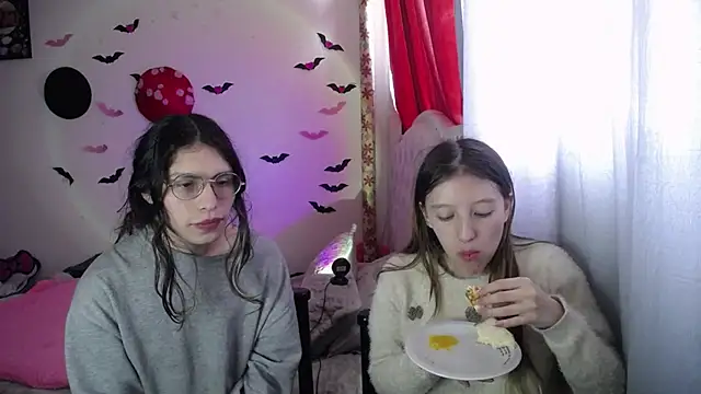 Briar y Blair online show from 03/28/26, 03:13