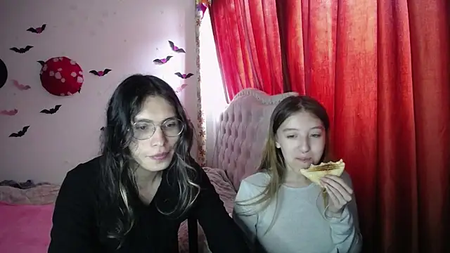 Briar y Blair online show from 04/06/26, 03:24