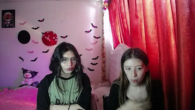 Briar y Blair online show from 04/14/26, 03:28