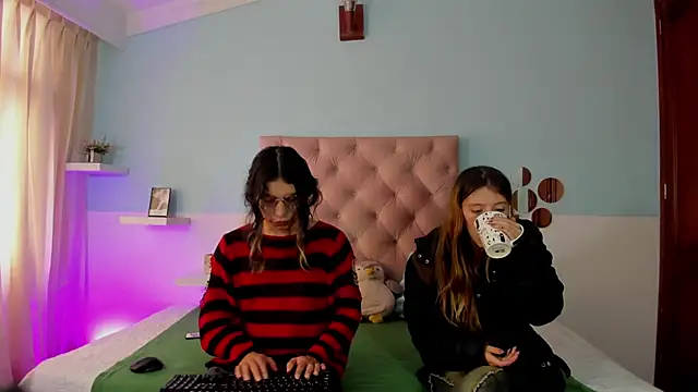 Briar y Blair online show from 12/19/25, 01:46