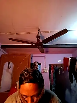 Snapshot of Caterosee chatting on 12/19/25, 08:33 Caterosee online show from 12/19/25, 08:33