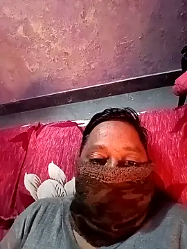 Snapshot of Caterosee chatting on 12/18/25, 10:02 Caterosee online show from 12/18/25, 10:02