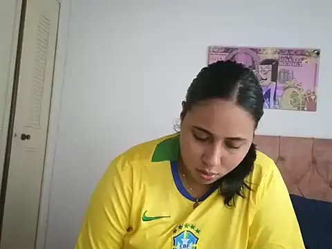 Snapshot of Valery__lovex chatting on 06/14/26, 10:00 Valery lovex online show from 06/14/26, 10:00