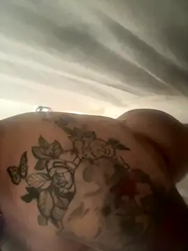 Snapshot of Melody39 chatting on 12/17/25, 11:43 Melody39 online show from 12/17/25, 11:43