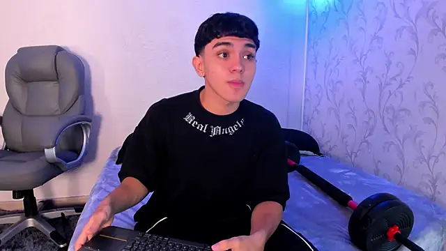 Snapshot of _TaylorBlack chatting on 12/21/25, 11:34 TaylorBlack online show from 12/21/25, 11:34