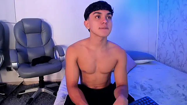 Snapshot of _TaylorBlack chatting on 02/01/26, 11:41 TaylorBlack online show from 02/01/26, 11:41