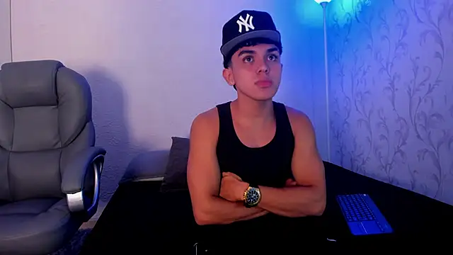 Snapshot of _TaylorBlack chatting on 12/18/25, 11:36 TaylorBlack online show from 12/18/25, 11:36