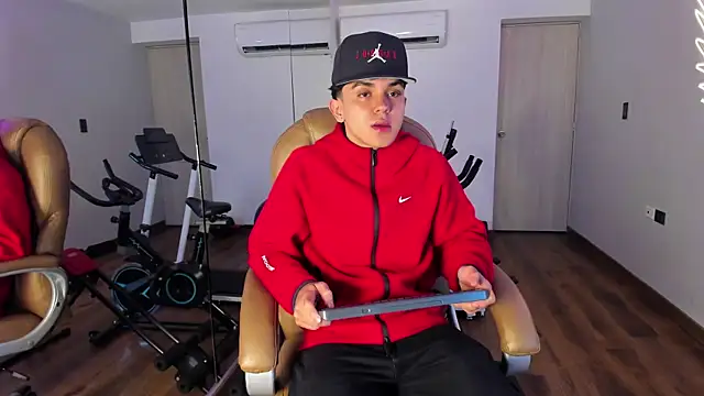  TaylorBlack online show from 04/12/26, 11:35