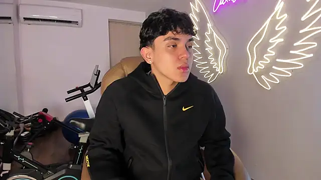  TaylorBlack online show from 04/05/26, 11:39