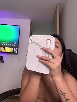 Camila sanchez25 online show from 05/01/26, 07:41