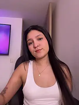 Camila sanchez25 online show from 04/13/26, 07:40