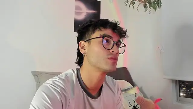 Snapshot of charlie_dicker chatting on 12/17/25, 11:54 charlie dicker online show from 12/17/25, 11:54