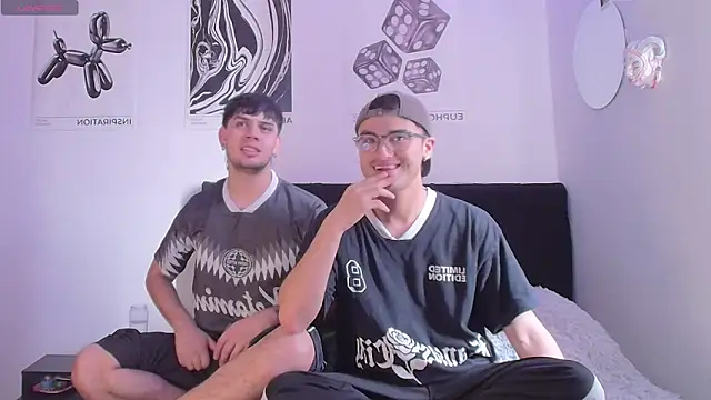 Snapshot of charlie_dicker chatting on 12/16/25, 04:55 charlie dicker online show from 12/16/25, 04:55