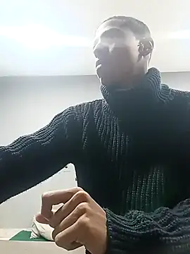 Snapshot of DANILO_ONE chatting on 12/20/25, 02:58 DANILO ONE online show from 12/20/25, 02:58