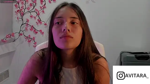 Snapshot of vanesita_ chatting on 06/17/26, 01:05 vanesita online show from 06/17/26, 01:05