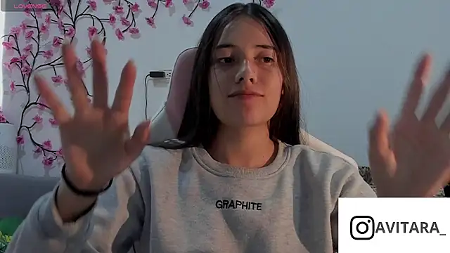 Snapshot of vanesita_ chatting on 07/22/26, 07:49 vanesita online show from 07/22/26, 07:49