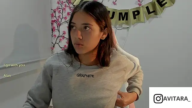 vanesita  online show from 03/19/26, 01:49