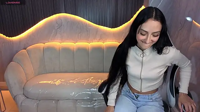 Tifany Tx online show from 04/15/26, 07:51