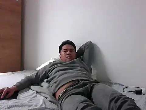 sweetpinoy2027 online show from 02/01/26, 05:22