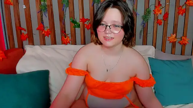 Snapshot of Mary_Bryantt chatting on 12/17/25, 09:03 Mary Bryantt online show from 12/17/25, 09:03