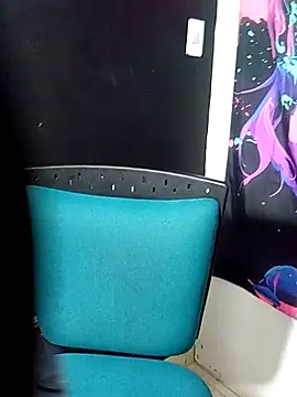 Snapshot of AnnaBliss- chatting on 12/15/25, 07:52 AnnaBliss- online show from 12/15/25, 07:52