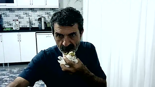 Snapshot of kobra21turki chatting on 05/31/26, 10:43 kobra21turki online show from 05/31/26, 10:43